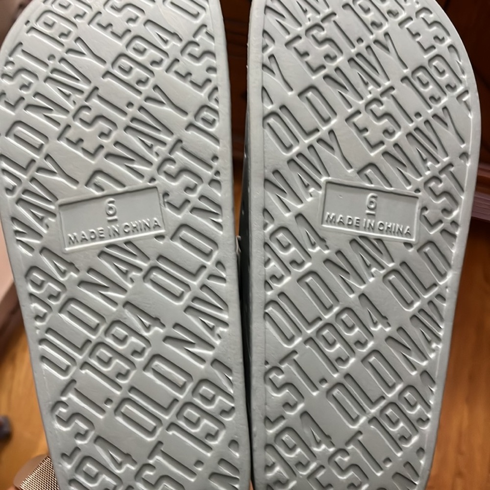 Clogs - Picture 3 of 5